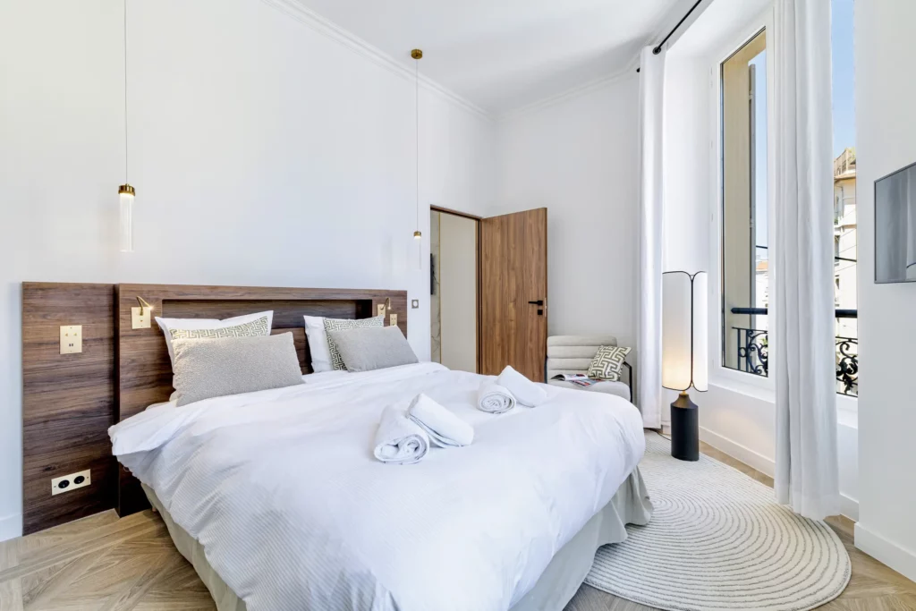 Les Lucioles 6 - photo 1