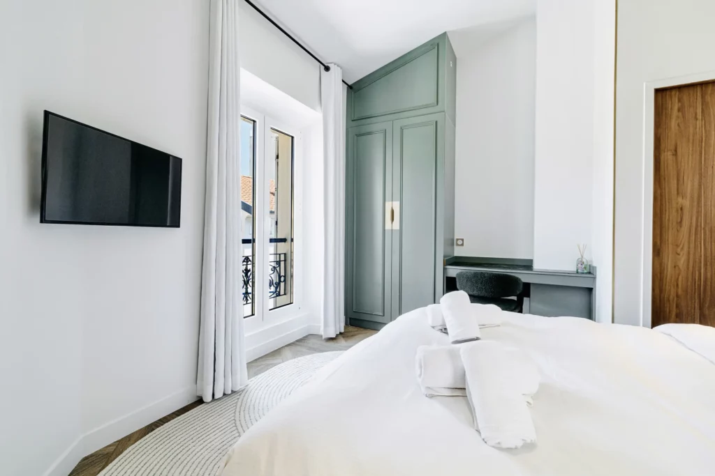 Les Lucioles 8 - photo 1