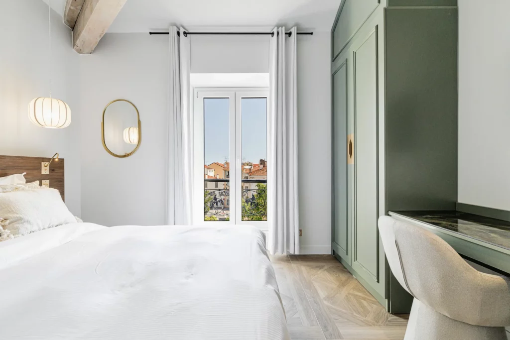 Les Lucioles 9 - photo 2